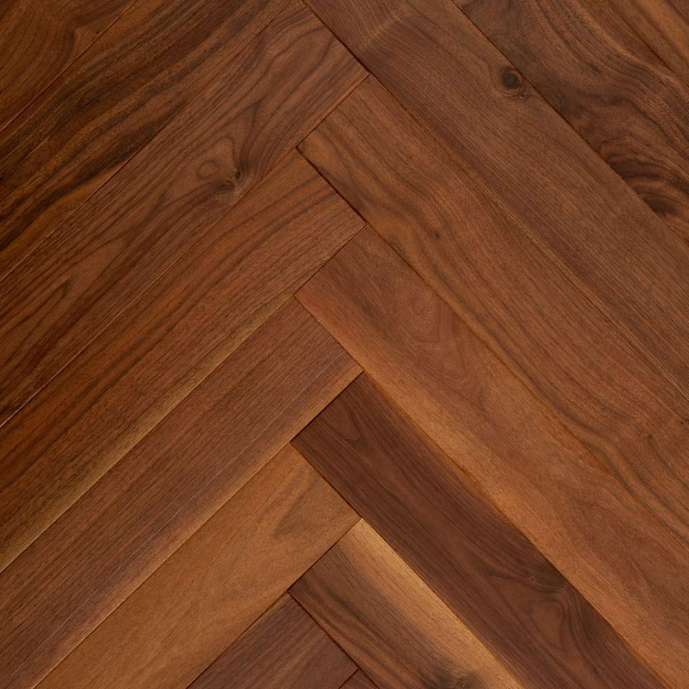Паркет Елка Английская Lab Arte Angle 600*90*14 Орех Американский Прайм Gloss Лак